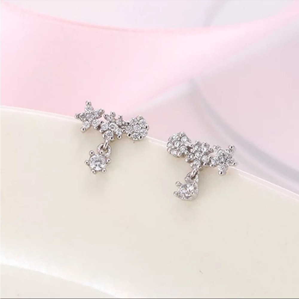 Korean Version 925 Sterling Silver Zircon Personality Flower Stud Earrings